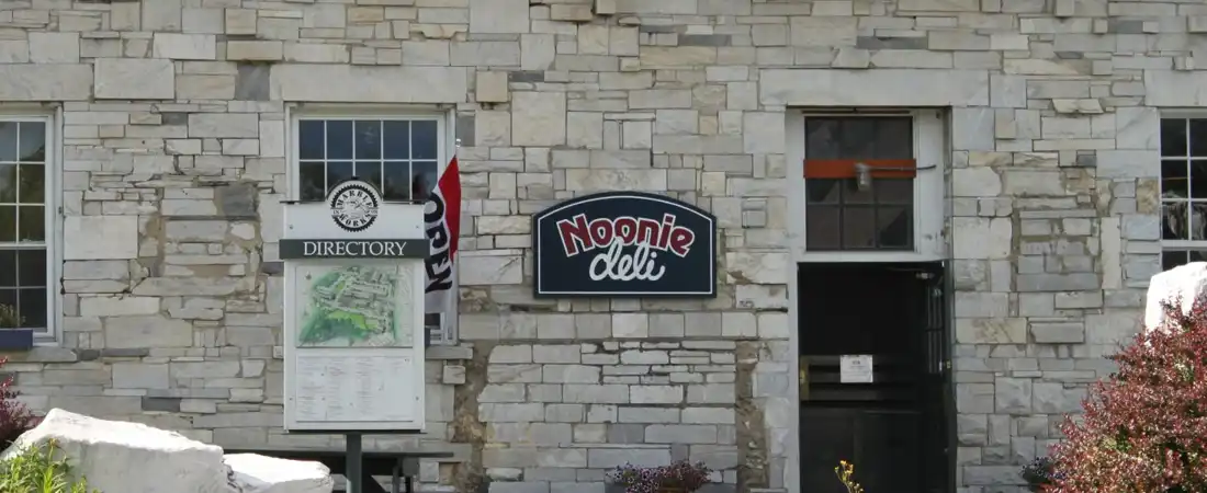 Front view of the deli from the parking lot.